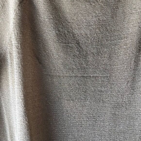 Chic Michael Kors gold shirt. - Picture 5 of 7